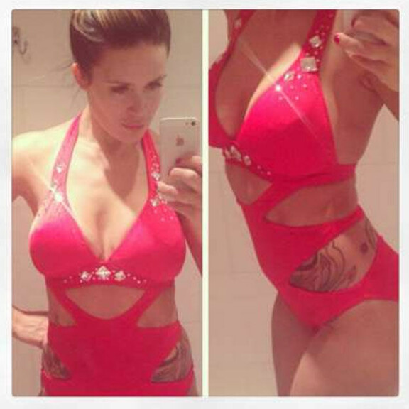 Martina Aitolehti sexyissä kuvissa: Joudun haiden ruoaksi!