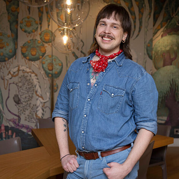 Tv:ssä Marko Björsin rakkaudesta kilpailevat homomiehet avautuvat seksistä: 'Miten suoraan uskaltaa vastata?' Manu