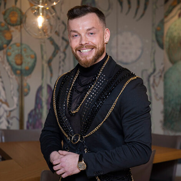 Tv:ssä Marko Björsin rakkaudesta kilpailevat homomiehet avautuvat seksistä: 'Miten suoraan uskaltaa vastata?' Marko F