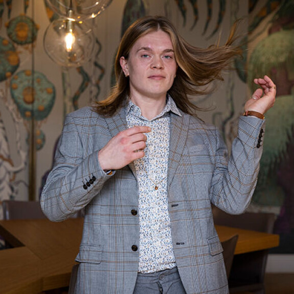 Tv:ssä Marko Björsin rakkaudesta kilpailevat homomiehet avautuvat seksistä: 'Miten suoraan uskaltaa vastata?' Artturi