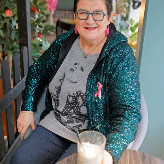 – Minua on kutsuttu TikTokin vapahtajaksi, voimaeläimeksi ja virtuaalimummoksi… Se on aika liikuttavaa. – Minua on kutsuttu TikTokin vapahtajaksi, voimaeläimeksi ja virtuaalimummoksi… Se on aika liikuttavaa.