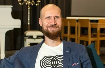 Nyt puhuu baaritappelun keskelle päätynyt Touko Aalto: Olin hakemassa puhelintani 