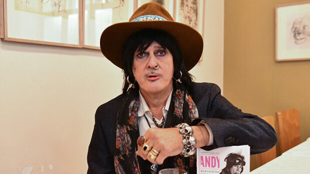 Andy McCoyn ulosottopiina hellittää - sai valtiolta suuren korona-apurahan Andy McCoy