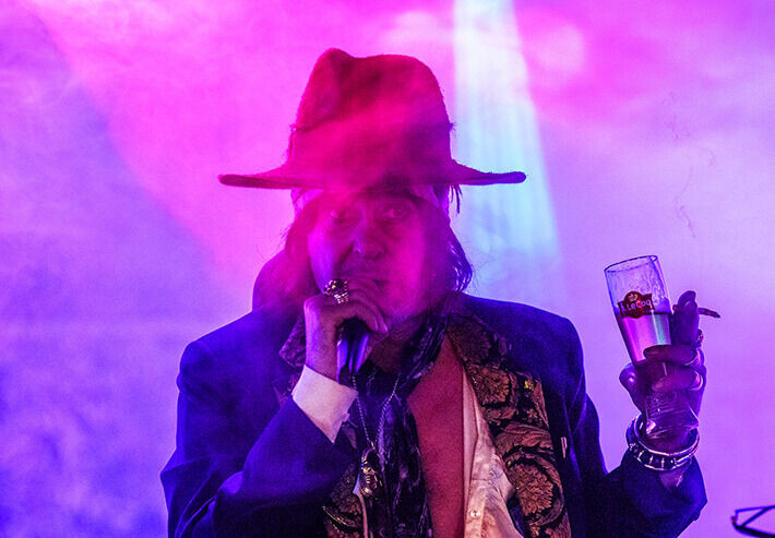 Andy McCoy sai myös 12 000 euron apurahan Taiteen edistämiskeskukselta. Andy McCoy