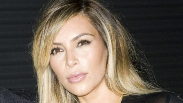 Raskauskilojensa kanssa kamppaileva Kim Kardashian: Tältä hän nyt näyttää! Raskauskilojensa kanssa kamppaileva Kim Kardashian: Tältä hän nyt näyttää!