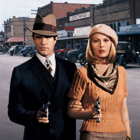 Manaaja-näyttelijä palkkasi turvamiehet vihaisen yleisön vuoksi - seksi, väkivalta ja irstas kielenkäyttö ovat tehneet monesta leffasta halveksitun klassikon Bonnie & Clyde