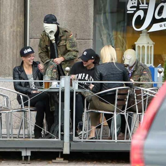 Jenni Dahlmanin villit ja kosteat kaasunaamaribileet - katso kuvat!