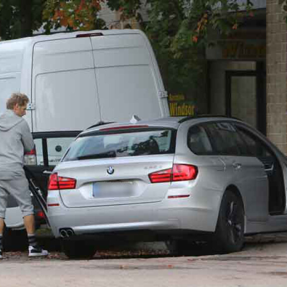 Tanssitähti Harri Syrjänen osti yli 60 000 euron ökyauton - kuvat! Harri Syrjänen bemari