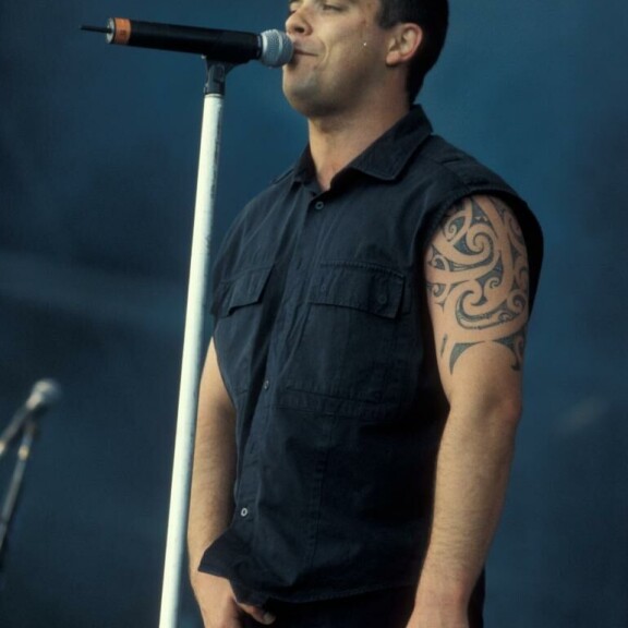 Tältä Robbie näytti vuonna 1999. Tältä Robbie näytti vuonna 1999.