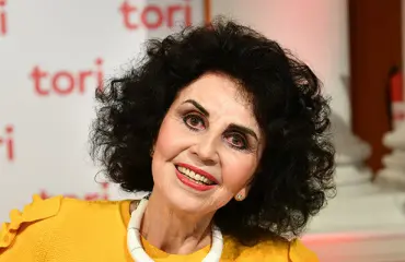 Lenita Airisto ihailee vahvoja ja rohkeita naisia - listaa uutuuskirjassa sankarinsa: keskustapoliitikko riensi apuun eläkeriidassa