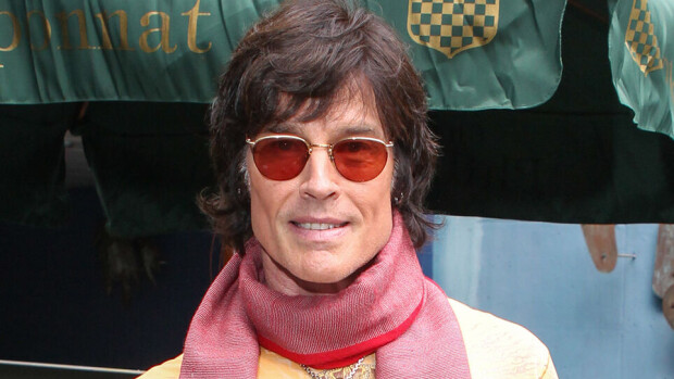 Mitkä hauikset! Ronn Moss, 71, säväyttää ilman paitaa: 'Rikot internetin'