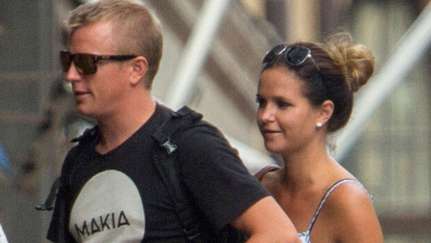 Kimi Räikkönen esitti Mintulle härskin laulun! Kimi Räikkönen esitti Mintulle härskin laulun!