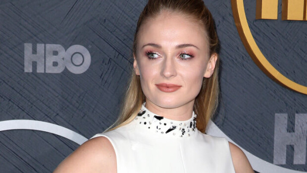 Game of Thrones -näyttelijä Sophie Turner odottaa toista lastaan Sophie Turner