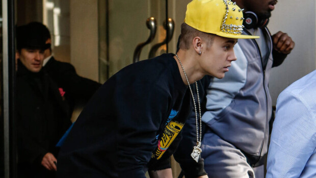 Justin Bieberin keikkabussista löytyi huumeita! Justin Bieberin keikkabussista löytyi huumeita!