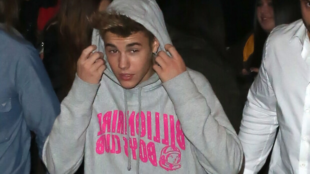 Justin Bieber sikaili oikein kunnolla – video! Justin Bieber sikaili oikein kunnolla – video!