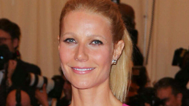 Miau, Gwyneth Paltrow pitsirintsikoissa ja sukkanauhoissa! Miau, Gwyneth Paltrow pitsirintsikoissa ja sukkanauhoissa!
