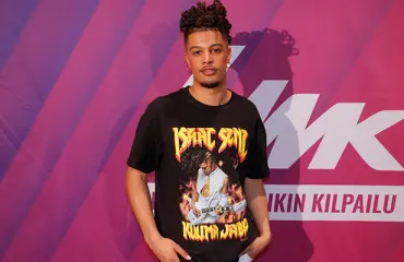 UMK-kilpailija Isaac Seneltä itsevarma kommentti esiintymisestään: ”Kamerat tykkää musta”