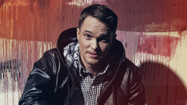 Fitness-tähti pieksi poppari Jontte Valosaaren mustelmille Fitness-tähti pieksi poppari Jontte Valosaaren mustelmille