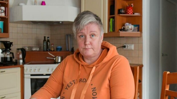 Niina halvaantui hoitovirheen takia – ”Kolme vuotta yritin opetella kävelemään” Niina Katajamäki