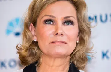 Tältä Eija-Riitta Korhola näyttää nyt - tunnistatko?