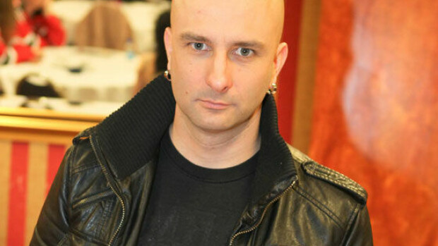 Suomalaisrokkari meni salaa naimisiin Suomalaisrokkari meni salaa naimisiin