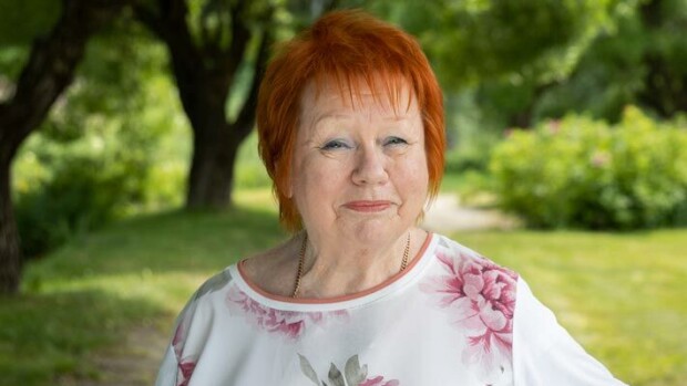 Näyttelijä Tuija Piepponen: Puhelimeni hehkuu punaisena Tuija Piepponen