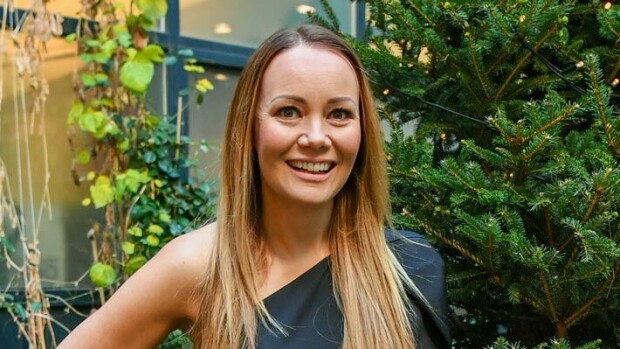 Laulu rakkaudelle -juontaja Marja Hintikka paljastaa pitkän parisuhteen salaisuutensa: ”Ei ole se, että lähdetään Malediiveille yhdessä” Marja Hintikka