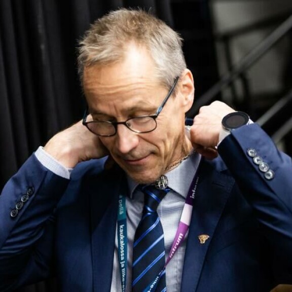 Viimeinen sammuttaa valot. Pasi Mustosta ei enää Naisleijonien penkin takana nähdä. Viimeinen sammuttaa valot. Pasi Mustosta ei enää Naisleijonien penkin takana nähdä.