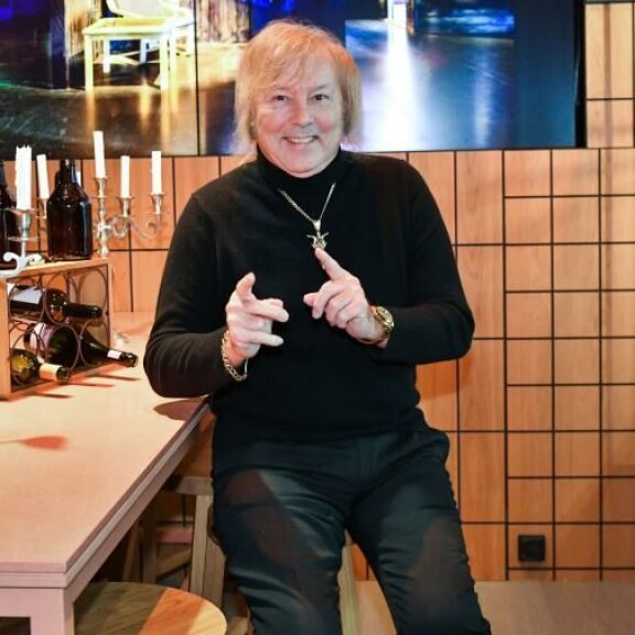 Vierivä kivi ei sammaloidu. Danny, 79, suuntaa syksyllä peräti 30 paikkakuntaa käsittävälle konserttikiertueelle. Vierivä kivi ei sammaloidu. Danny, 79, suuntaa syksyllä peräti 30 paikkakuntaa käsittävälle konserttikiertueelle.