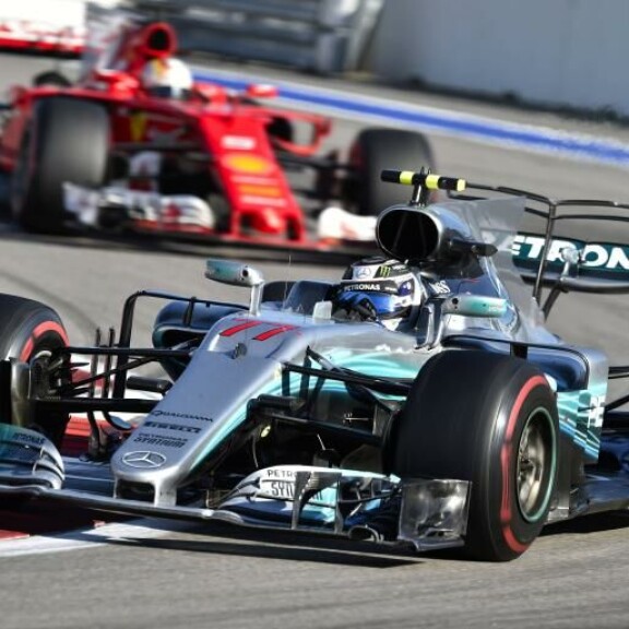 Tämän F1-auton Valtteri sai Mersulta omakseen. Läksiäislahjan hinta huitelee useissa miljoonissa euroissa. Tämän F1-auton Valtteri sai Mersulta omakseen. Läksiäislahjan hinta huitelee useissa miljoonissa euroissa.