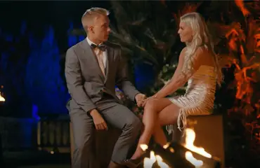 Ohhoh, Viivin ja Valtterin viimeisellä iltanuotiolla koettiin superromanttinen jättiyllätys: "Nyt lähtee taju!"