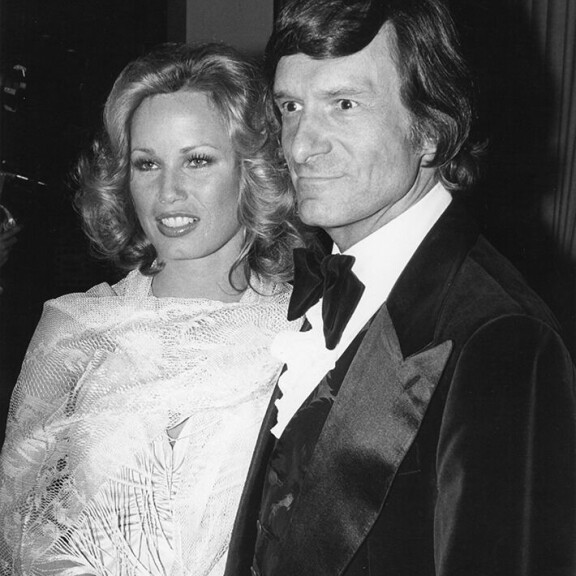 Sondra Theodore ja Hugh Hefner kuvattuna yhdessä 1970-luvun puolivälissä. Sondra Theodore