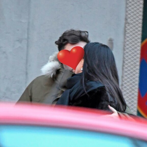 MUISKIS! Vajaan vuoden takaiset paparazzikuvat eivät jättäneet mitään arvailujen varaan. MUISKIS! Vajaan vuoden takaiset paparazzikuvat eivät jättäneet mitään arvailujen varaan.