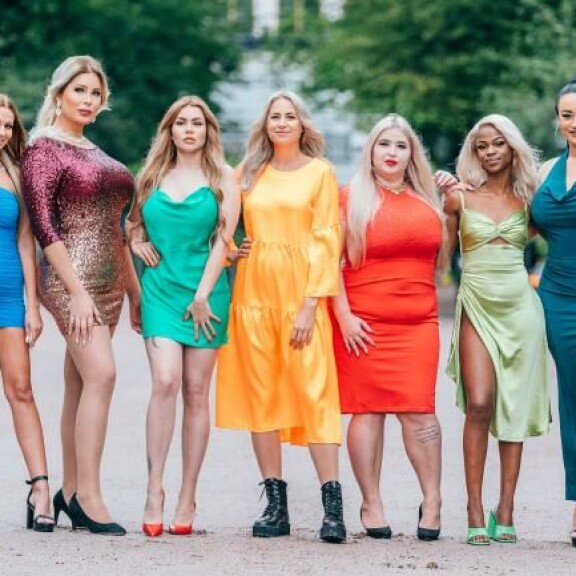 Sinkut paljaana: Elena Vikström, 28, syntyi väärään kehoon, hetket ennen korjausleikkausta muistuvat mieleen: 'Mua oksetti' Sinkut paljaanaa