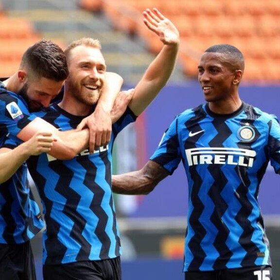 Hyvästi, Inter! Eriksenin 7,5 miljoonan euron pelisopimusta olisi ollut jäljellä kesään 2024 saakka. Milanossa miestä ei kuitenkaan enää nähdä. Hyvästi, Inter! Eriksenin 7,5 miljoonan euron pelisopimusta Milanoon olisi ollut jäljellä kesään 2024 saakka. Milanossa miestä ei enää nähdä.