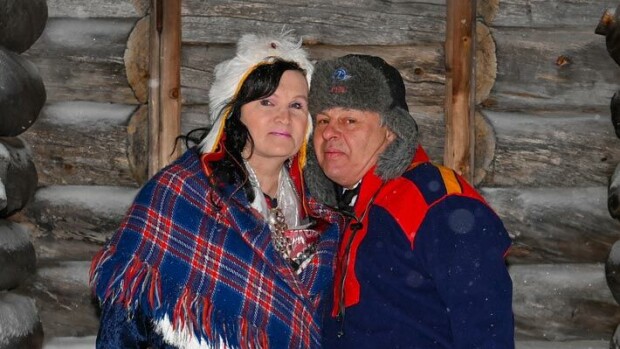 Lapin-mies hermostui Hesaan! Arto Länsmanin ja Liisa-vaimon rakkaus roihahti rovaniemeläisessä tupakkahuoneessa: 'Poltimme kaikki, mitä vain ikinä löysimme' Arto Länsman ja Liisa