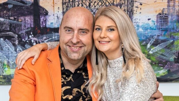 Tangorakkaus sai laihduttamaan 60 kiloa! Iskelmätähti Rosa Narmala laittoi Juha-kultansa kuntoon Rosa Narmala ja Juha Rauhakylä