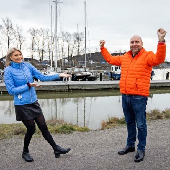 Juha on vuodessa hoikistunut peräti 60 kiloa, ja Rosa on rakkaansa saavutuksesta ylpeä. – En olisi kyennyt tähän ilman Rosaa, Juha kehuu. Juha on vuodessa hoikistunut peräti 60 kiloa, ja Rosa on rakkaansa saavutuksesta ylpeä. – En olisi kyennyt tähän ilman Rosaa, Juha kehuu.