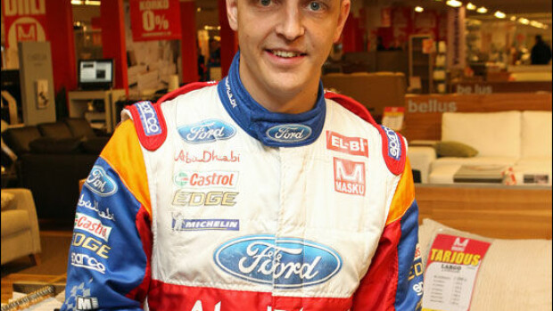 Rallikuski Mikko Hirvonen jätti perheensä - nyt jo missi kierroksessa! Rallikuski Mikko Hirvonen jätti perheensä - nyt jo missi kierroksessa!