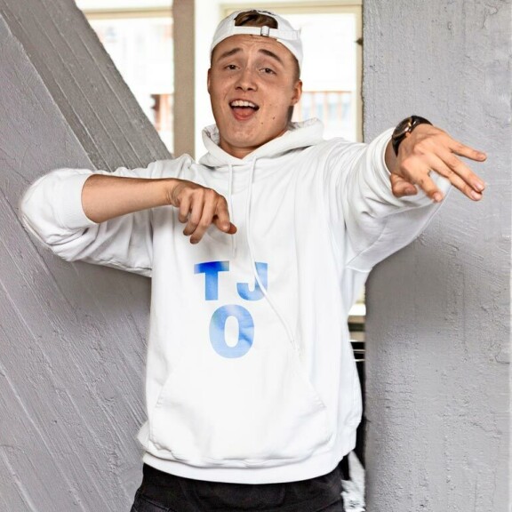 Viikon Kääk!-juorut: Jaajo Linnonmaan ravintolan avajaisissa ikävä yllätys Isac Elliot
