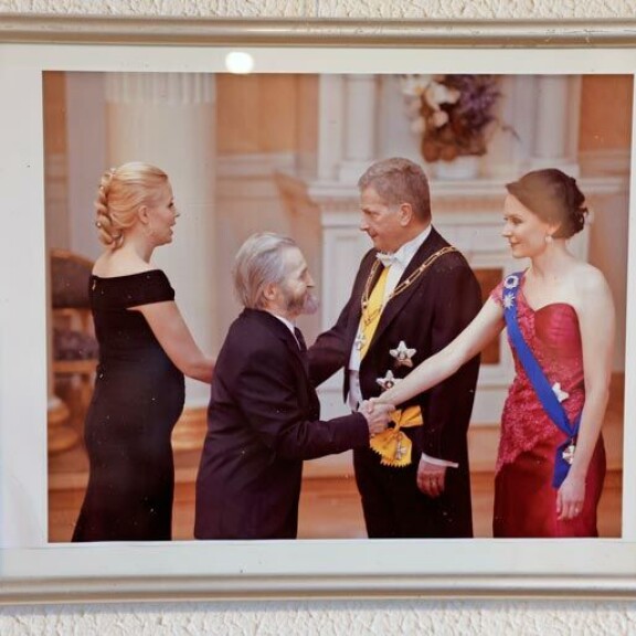 – Presidentti Kekkosta en tavannut, mutta hän ei tietojeni mukaan välittänyt veteraaneista. Sauli Niinistö sen sijaan on mahtava presidentti, hän arvostaa meitä veteraaneja! – Presidentti Kekkosta en tavannut, mutta hän ei tietojeni mukaan välittänyt veteraaneista. Sauli Niinistö sen sijaan on mahtava presidentti, hän arvostaa meitä veteraaneja!