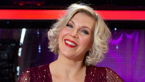 Outoa käytöstä ravintolassa! Vappu Pimiä maksatti viininsä puolisollaan - taustalla vääntö