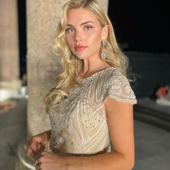 Vielä viime vuonna Emilian kerrottiin seurustelevan, mutta tulikuuma tamperelainen on sittemmin vapautunut sinkkumarkkinoille. Vielä viime vuonna Emilian kerrottiin seurustelevan, mutta tulikuuma tamperelainen on sittemmin vapautunut sinkkumarkkinoille.