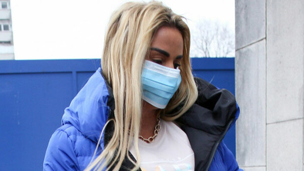 Katie Price vältti täpärästi vankilan - tuomarilta tylyt sanat toistuvista rattijuopumuksista: 'Luuletteko olevanne lain yläpuolella' Katie