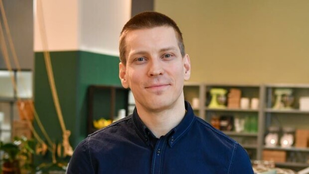 Antti Holma avioliitostaan: ”Saatamme olla pitkiäkin aikoja erossa”