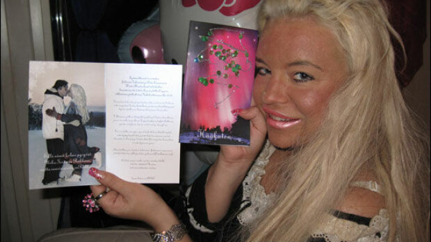 Johanna teki käsin kutsukortit häihin - katso lopputulos! Johanna teki käsin kutsukortit häihin - katso lopputulos!