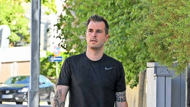 Niko Ranta-aho epäili hätäkeskukseen soittaneita naisia salakuvaajiksi – tilanne kiristyi Nikon ja Williamin kotibileissä Niko Ranta-aho