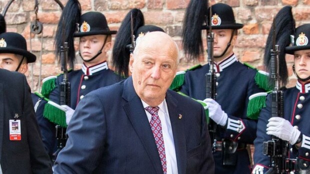 Norjan kuningas Haraldille sähköpostia lähettänyt mies määrättiin hoitoon Harald