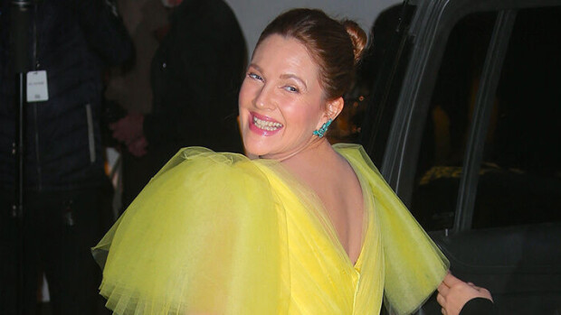 Paparazzi iski! Tältä näyttää Drew Barrymore valkoisessa ripsivärissä - hot or not? Drew Barrymore