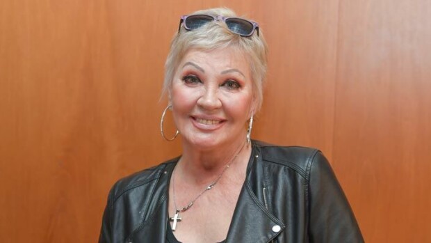 Hannele Lauri lataa suorat sanat uuden elokuvansa ensi-iltajuhlista: 'Älä unta näe!' Hannele Lauri